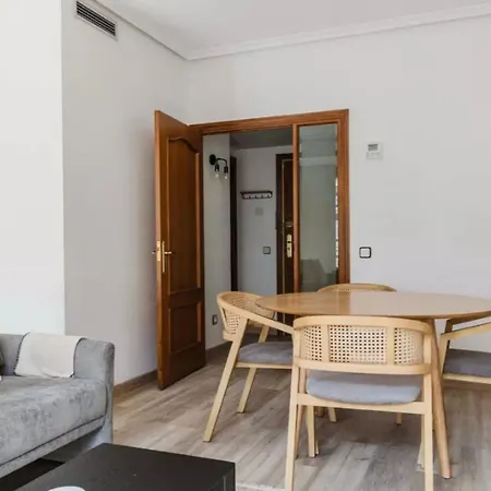 Piso Lozada شقة *